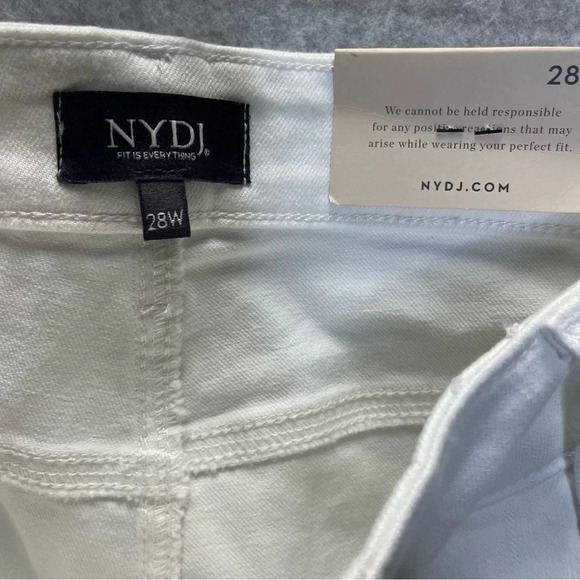 NYDJ Chloe Capri Optic White Jeans in Plus Size - Picture 9 of 11
